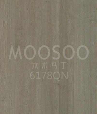 Panouri din cenușă albă lustruită cu sârmă